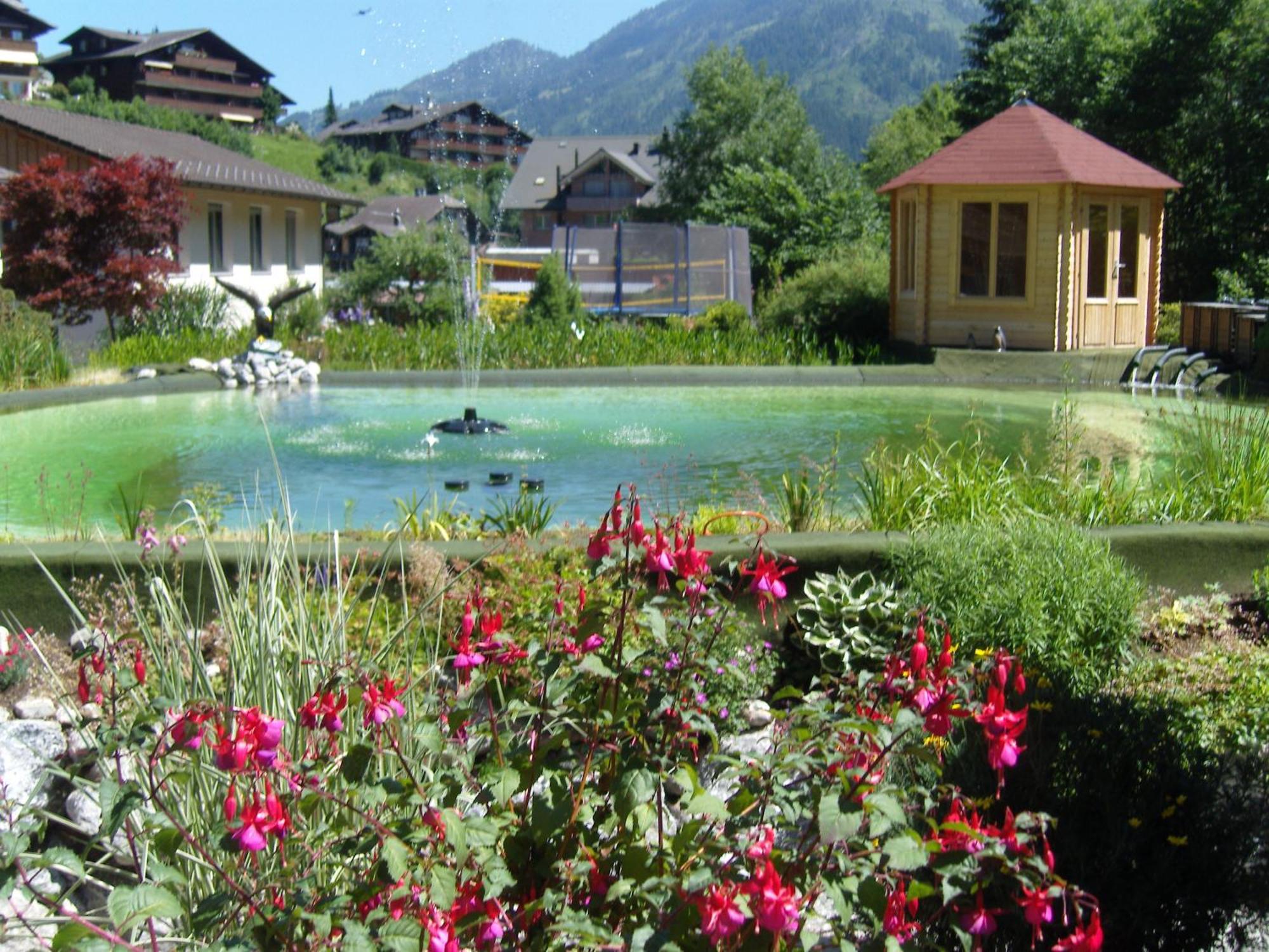 Vista Resort Hostel Zweisimmen Exterior foto