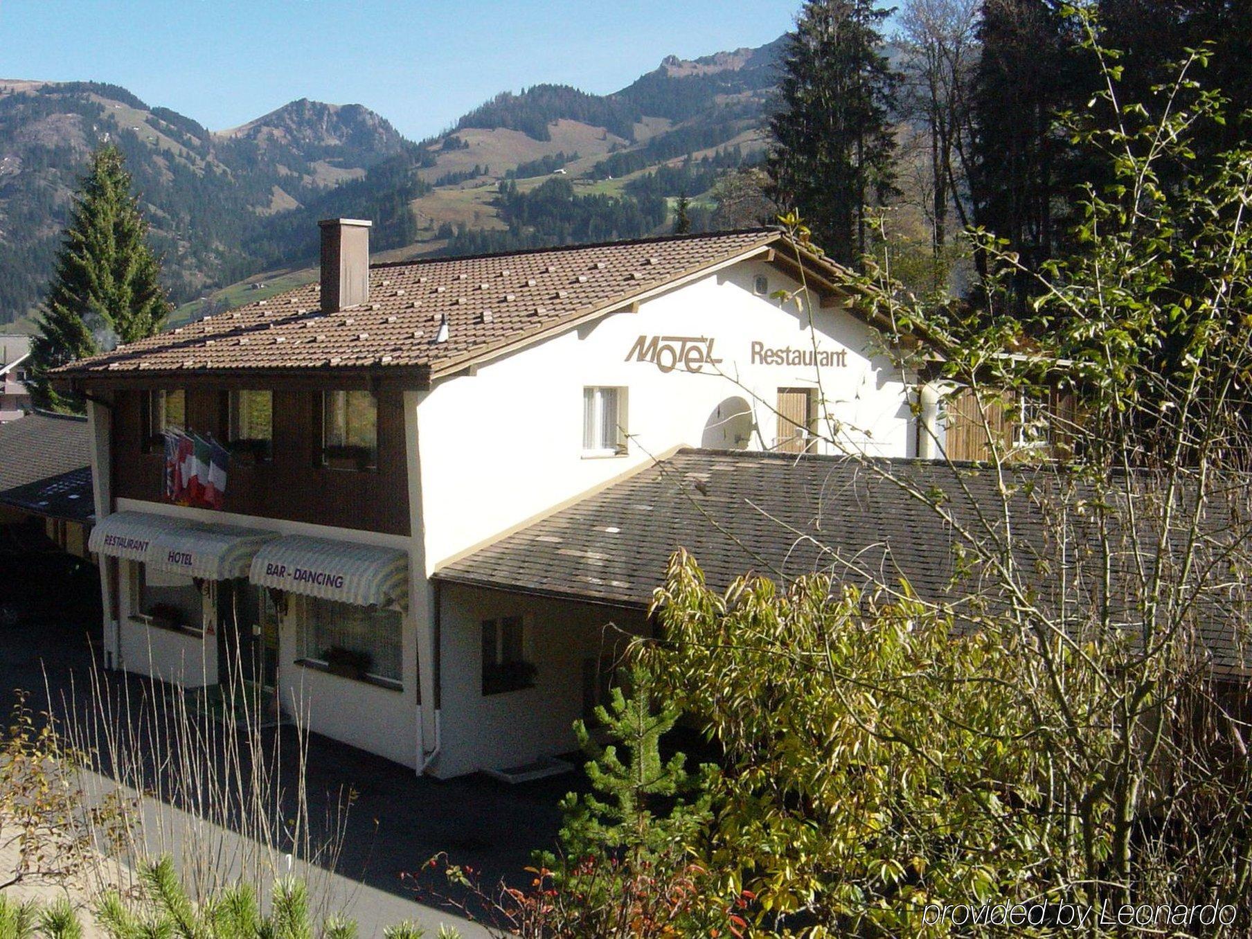 Vista Resort Hostel Zweisimmen Exterior foto