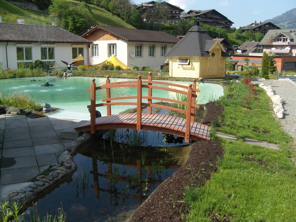 Vista Resort Hostel Zweisimmen Exterior foto