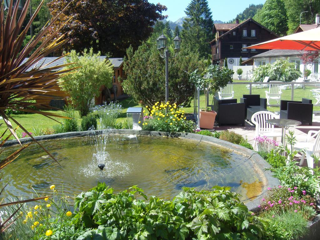 Vista Resort Hostel Zweisimmen Exterior foto